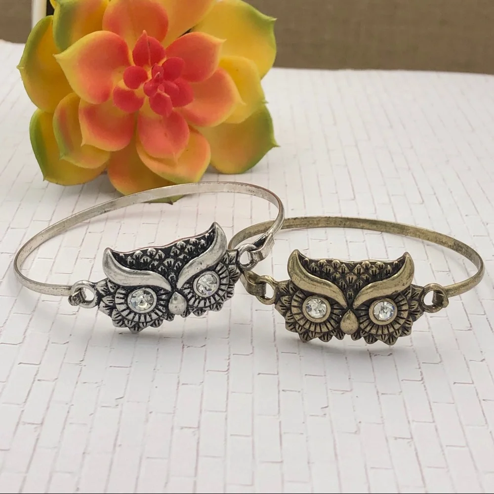 🌼 Owl Face Burnished Hook Bangle Bracelet
